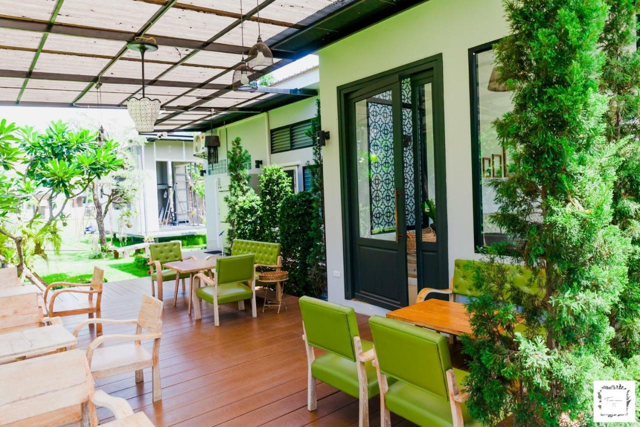 La Riva Boutique Hotel Kamphaeng Phet Exterior foto