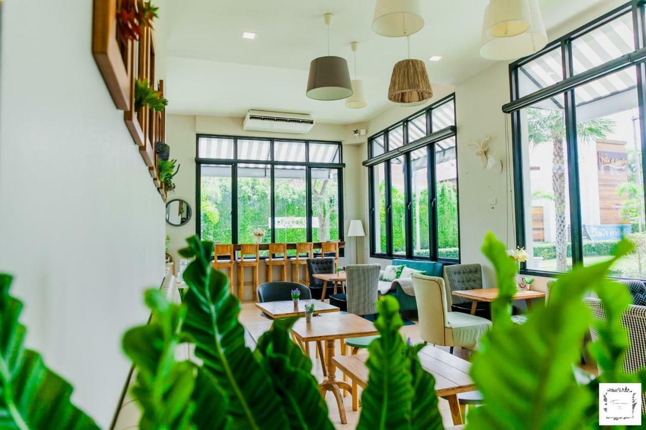 La Riva Boutique Hotel Kamphaeng Phet Exterior foto